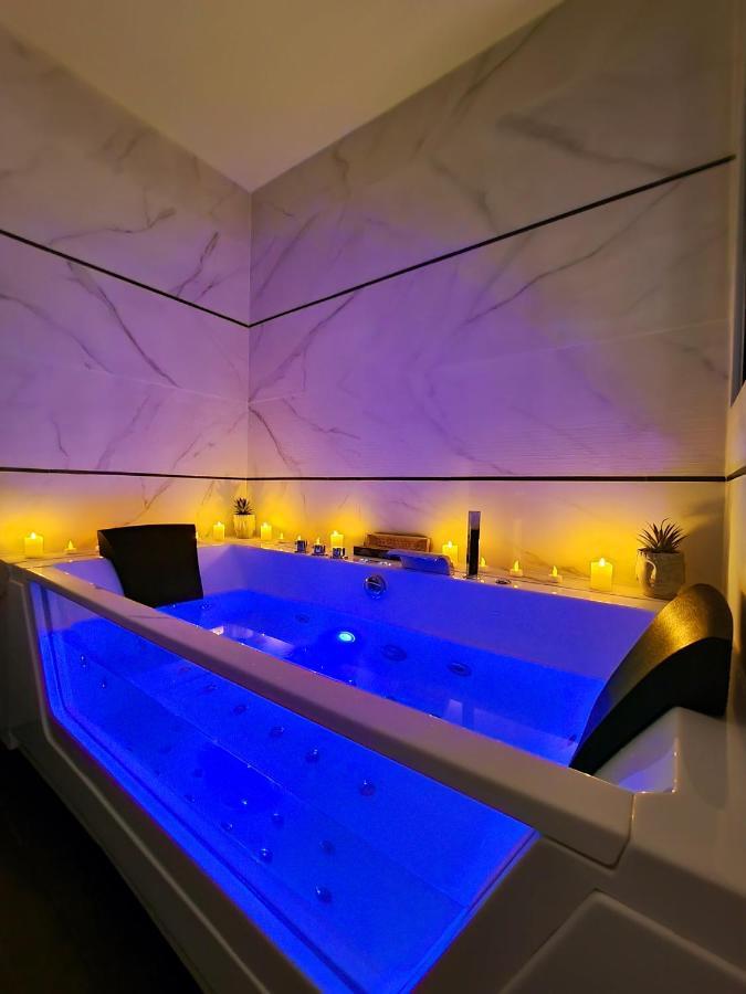 Privatif / Romantique Balneo Chalet Le Castellet (Var)